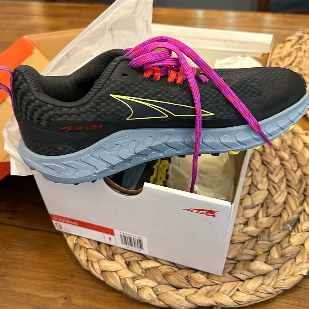 NIB grey Altra running shoes, Outroad